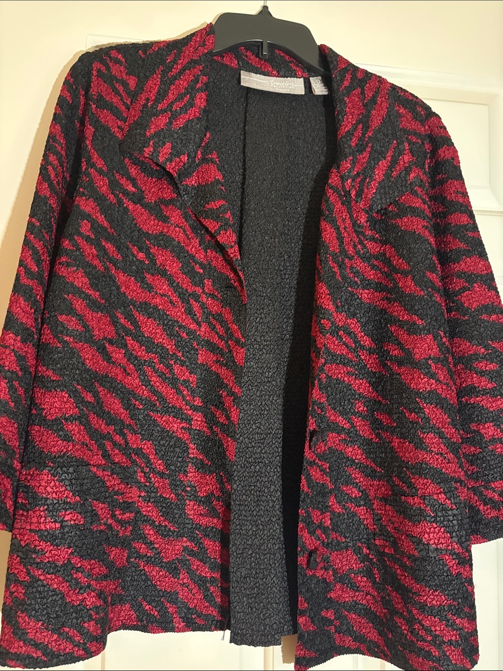 Chico’s Women's Red & Black Travelers Jacket Blazer crinkle stretch size 0 ( S)